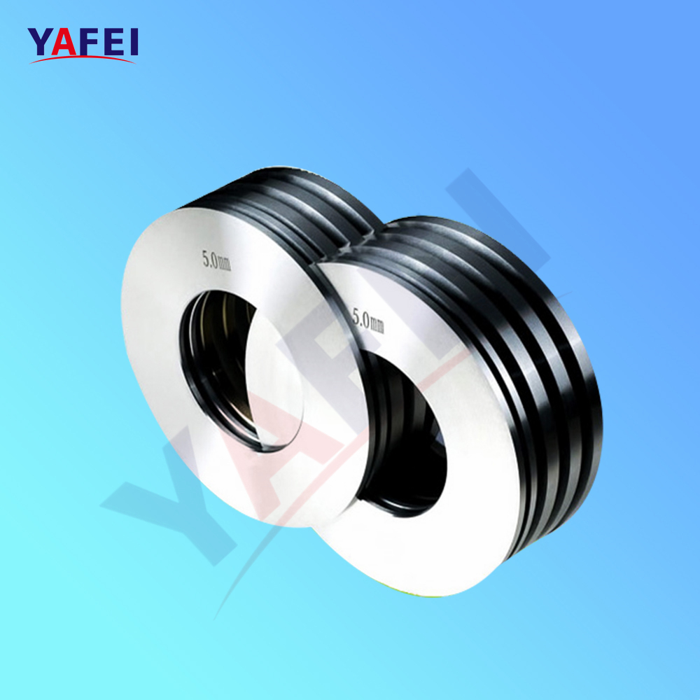 Dao cắt hình tròn cuộn dây kim loại