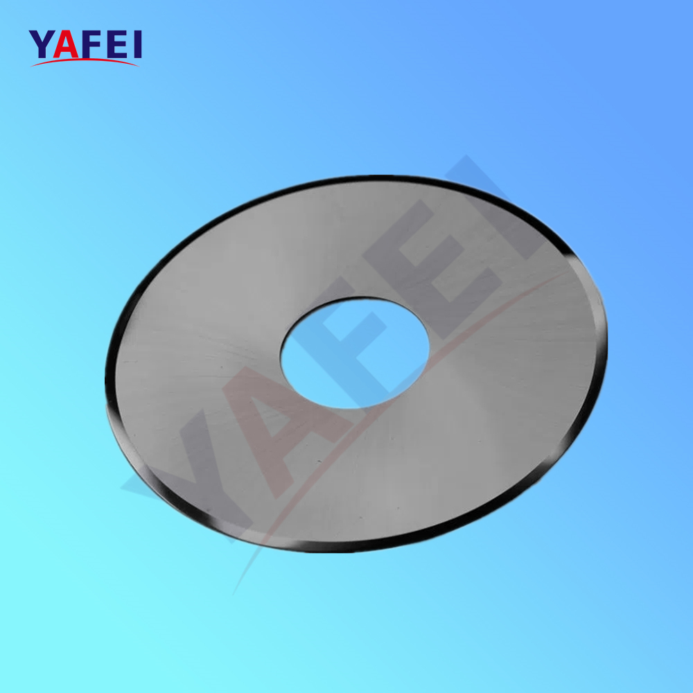 Dao rạch tròn để cắt đầu lọc thuốc lá